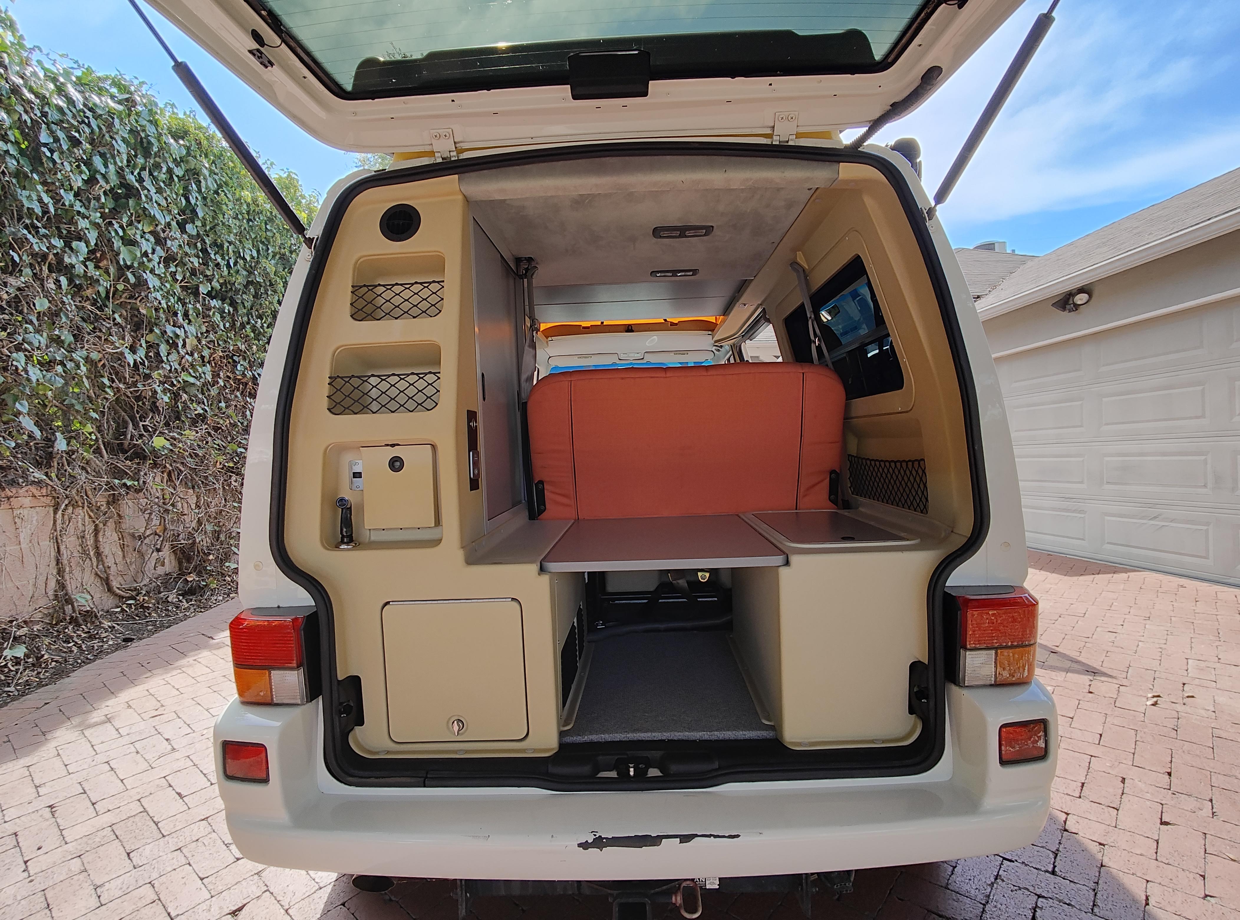 Used 2000 Volkswagen Eurovan Camper FWD image 4