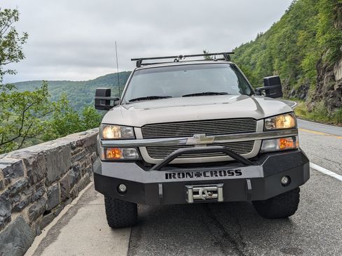 Used 2004 Chevrolet Avalanche Z71 w/ Preferred Equipment Group image 4