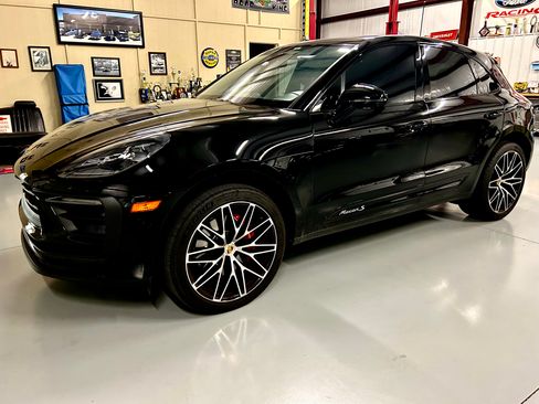 Used 2024 Porsche Macan S AWD/4WD image 5