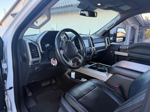 Used 2019 Ford F250 Lariat w/ Lariat Value Package image 13