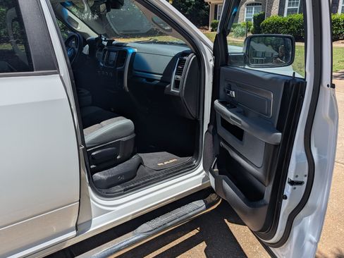Used 2014 RAM 1500 Big Horn RWD image 13
