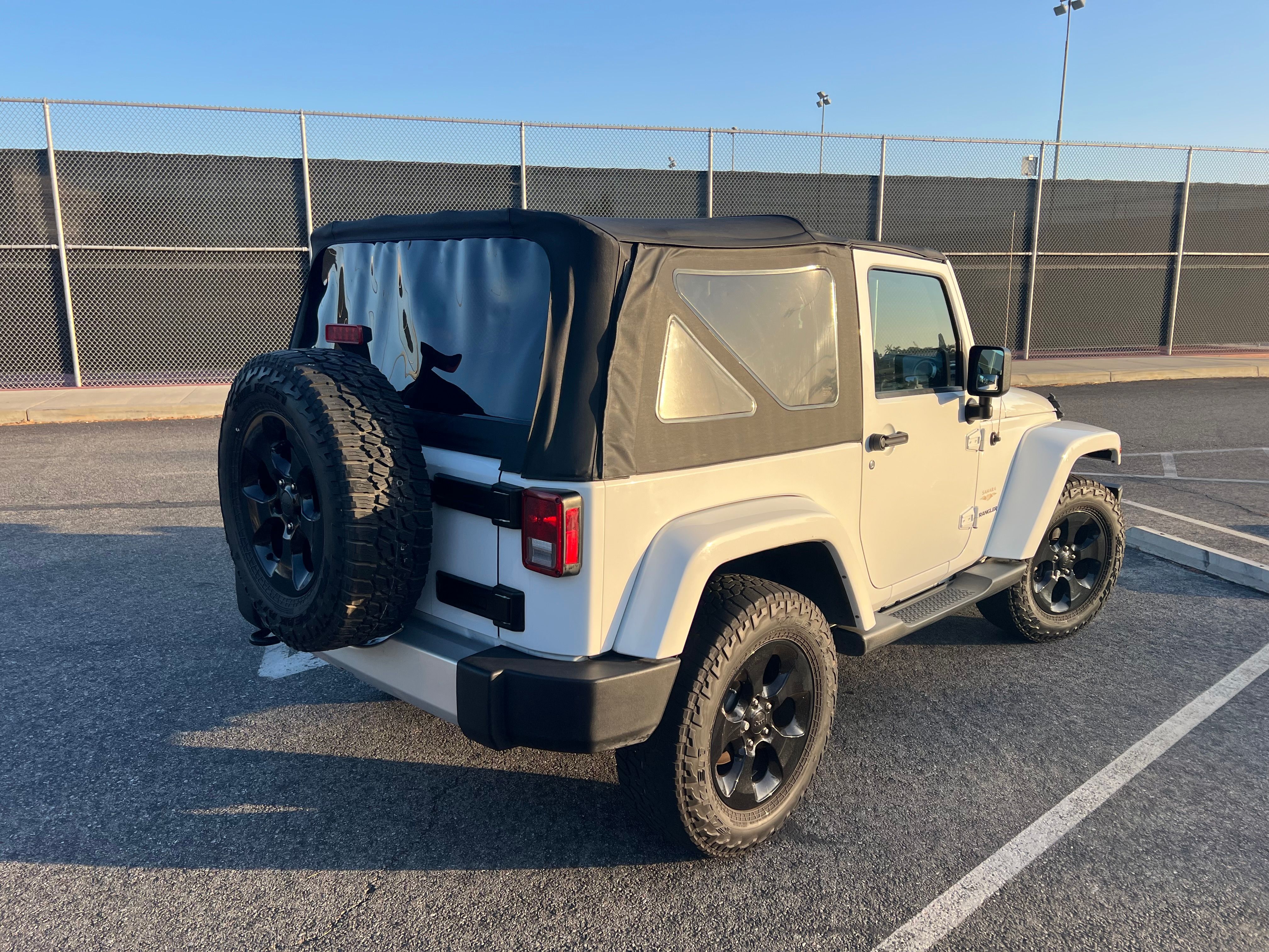 Used 2014 Jeep Wrangler Sahara w/ Connectivity Group AWD/4WD image 4
