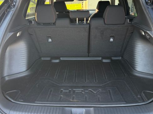 Used 2025 Honda HR-V Sport image 11