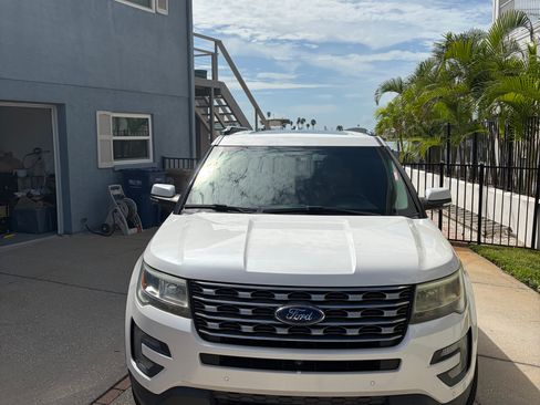Used 2016 Ford Explorer Limited FWD image 1