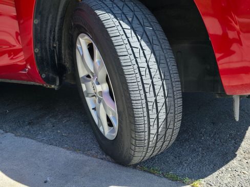 Used 2012 Toyota RAV4 FWD V6 w/ Upgrade Value Pkg image 12