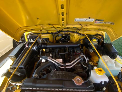 Used 2000 Jeep Wrangler Sport image 6