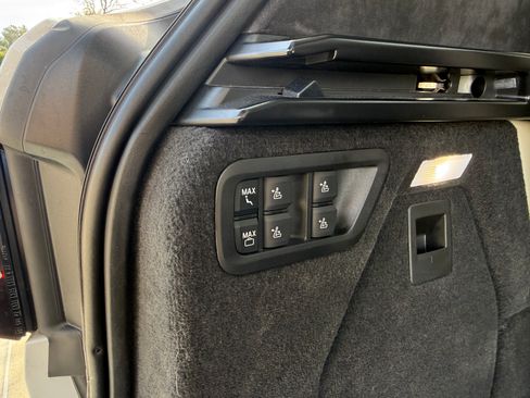 Used 2026 BMW X7 xDrive40i w/ Executive Package image 17