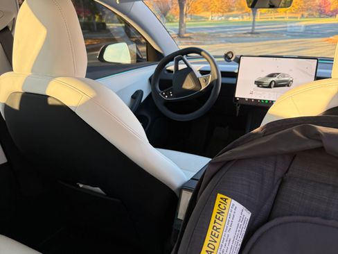 Used 2024 Tesla Model 3 Long Range image 10