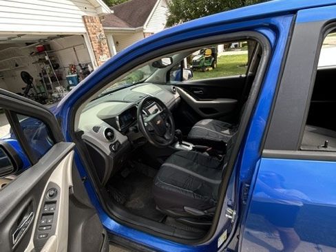Used 2015 Chevrolet Trax LS FWD image 11