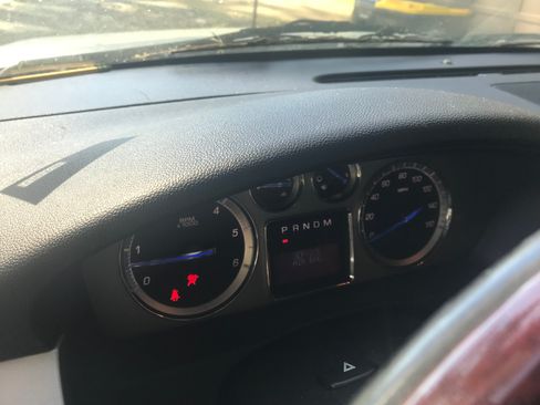 Used 2013 Cadillac Escalade Luxury image 20