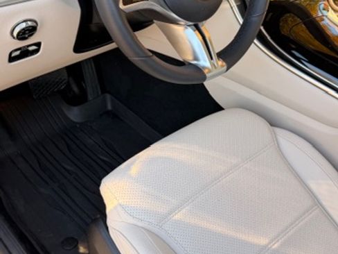 Used 2025 Mercedes-Benz GLC 300 4MATIC image 22