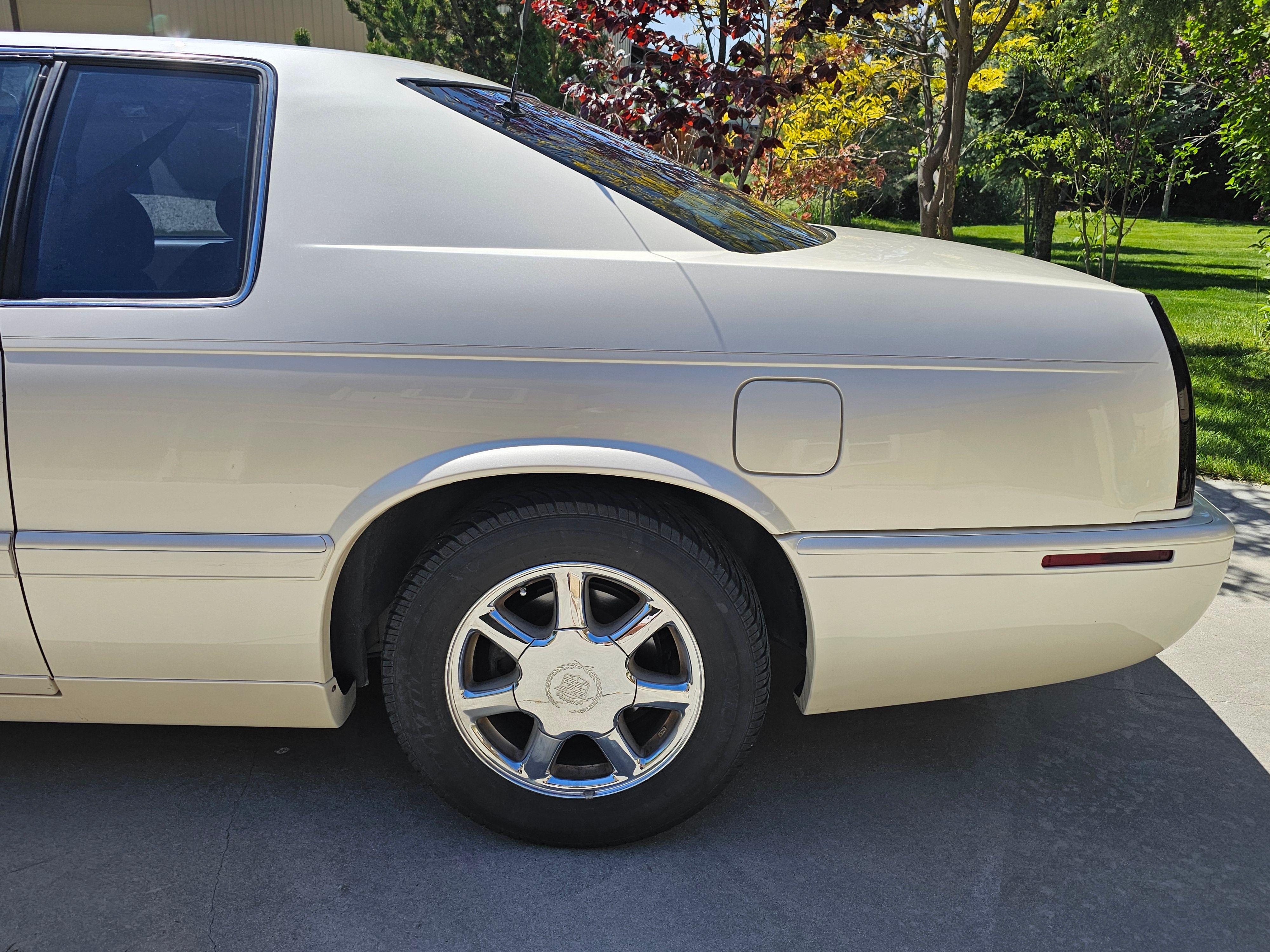 Used 2001 Cadillac Eldorado Touring FWD image 6