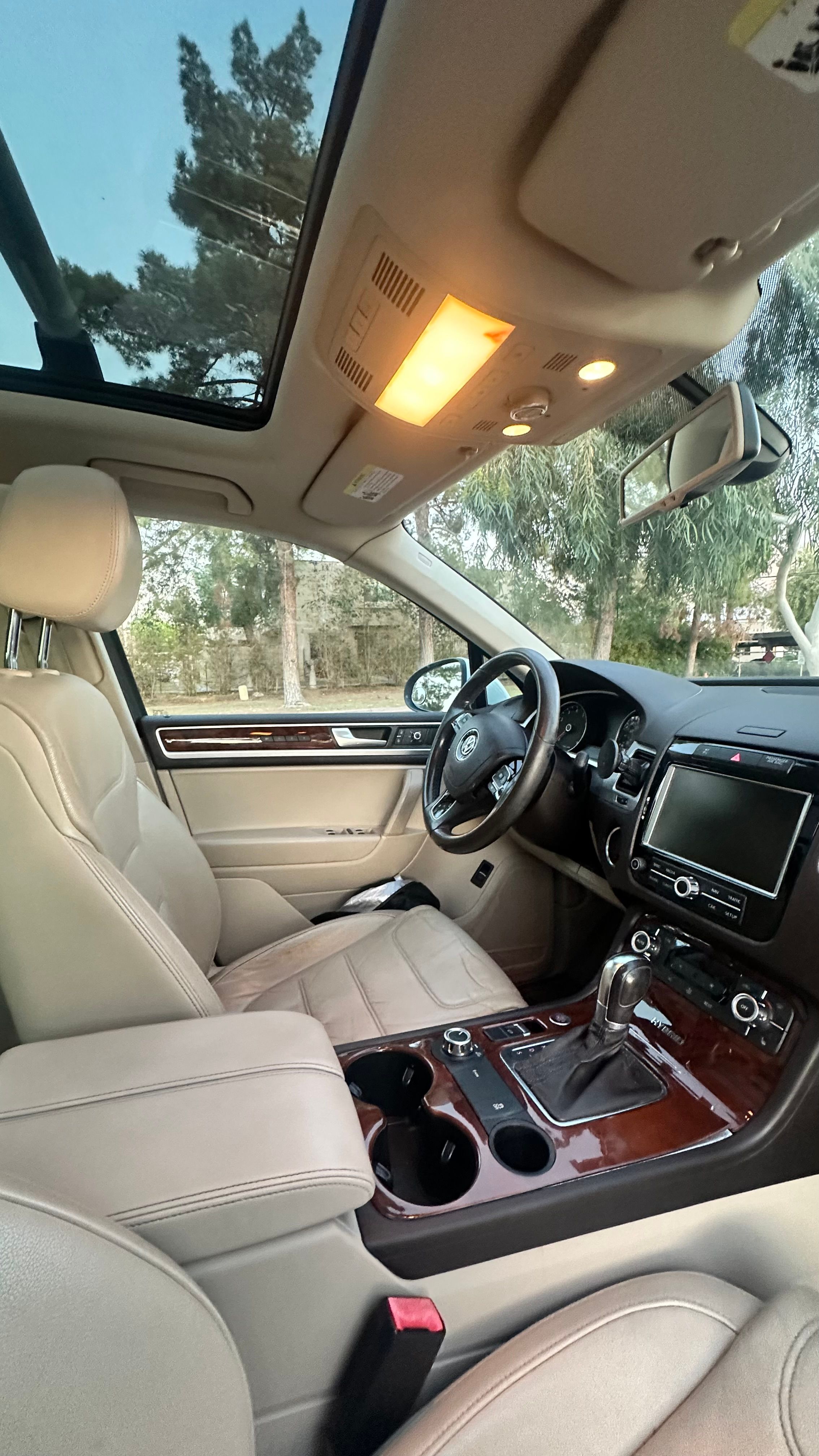 Used 2012 Volkswagen Touareg Hybrid AWD/4WD image 9