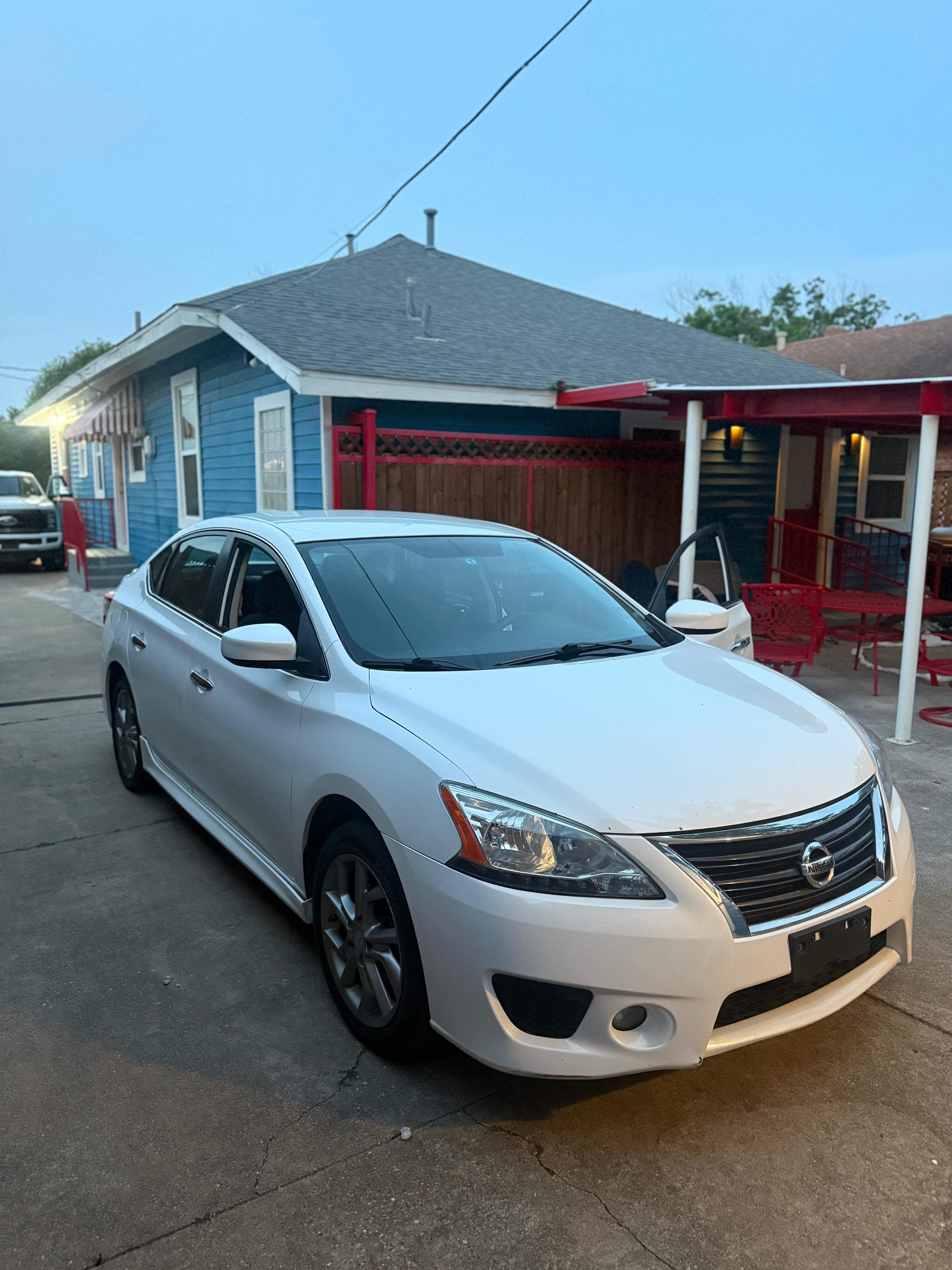 Used 2013 Nissan Sentra SR FWD image 2