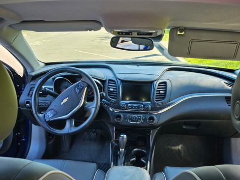 Used 2014 Chevrolet Impala LT w/ Premium Seating Package image 4