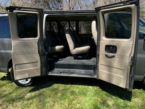 Used 2014 Chevrolet Express 1500 LT w/ LT Preferred Equipment Group image 12