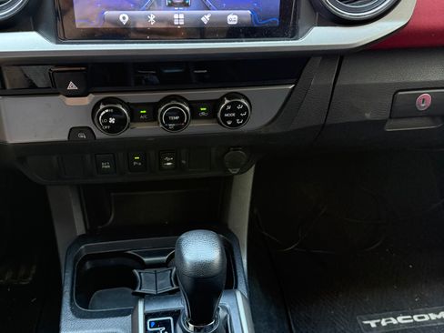 Used 2017 Toyota Tacoma SR5 w/ Tow Package RWD image 15