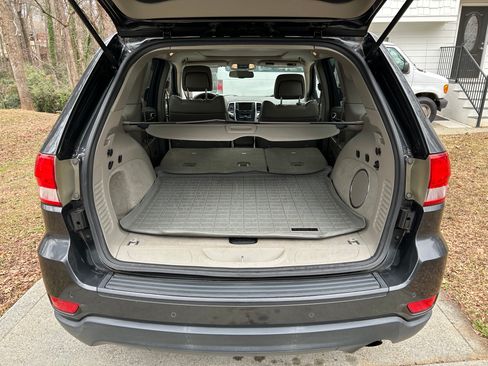 Used 2011 Jeep Grand Cherokee Laredo image 17