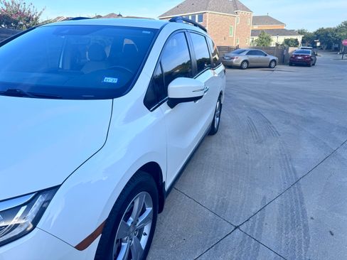 Used 2018 Honda Odyssey EX-L image 11