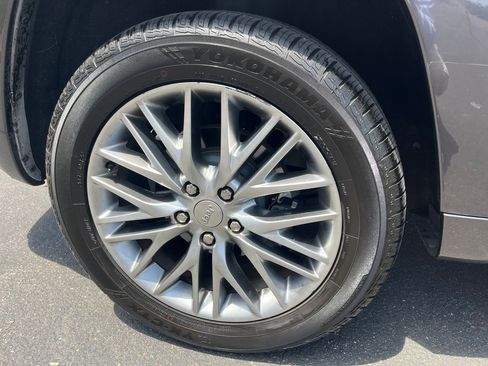 Used 2017 Jeep Grand Cherokee Summit w/ Platinum Appearance Package image 15