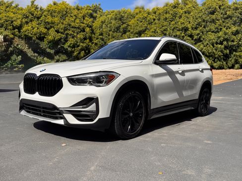 Used 2020 BMW X1 sDrive28i w/ Convenience Package FWD image 1