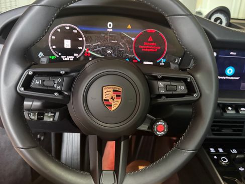 Used 2026 Porsche 911 Carrera RWD image 9
