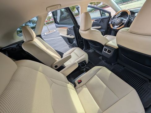 Used 2021 Lexus RX 450hL AWD w/ Premium Package image 11