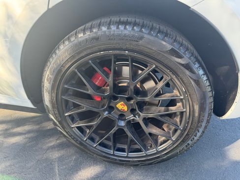 Used 2018 Porsche Macan GTS AWD/4WD image 7
