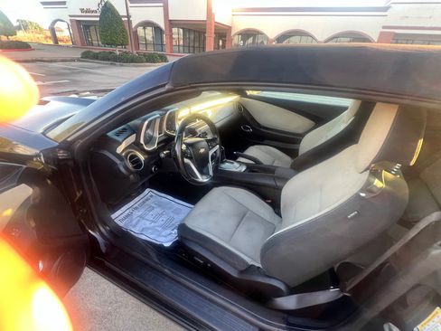 Used 2014 Chevrolet Camaro LT image 15