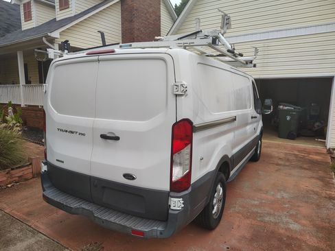 Used 2016 Ford Transit 250 130 Low Roof image 5