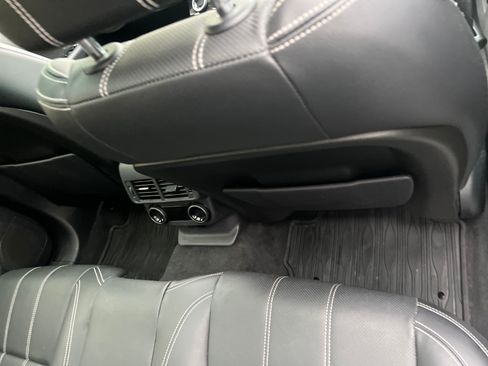 Used 2019 Land Rover Range Rover Velar S image 26