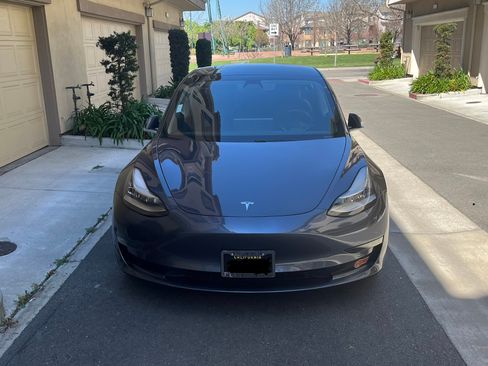 Used 2020 Tesla Model 3 Performance image 4
