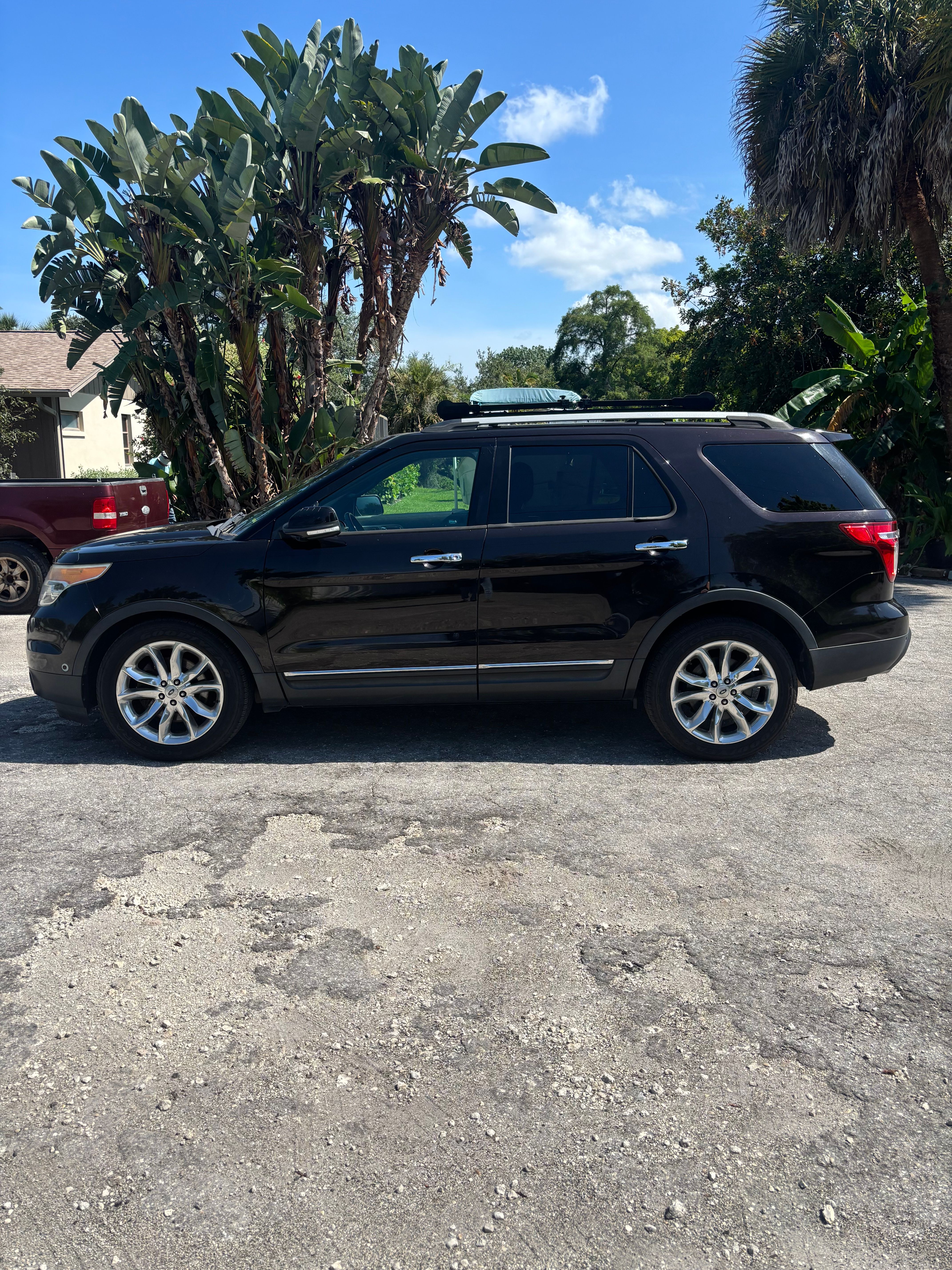 Used 2014 Ford Explorer Limited w/ Equipment Group 302A AWD/4WD image 4