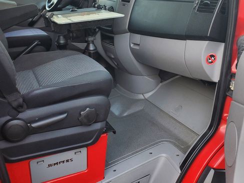 Used 2011 Mercedes-Benz Sprinter 2500 image 13