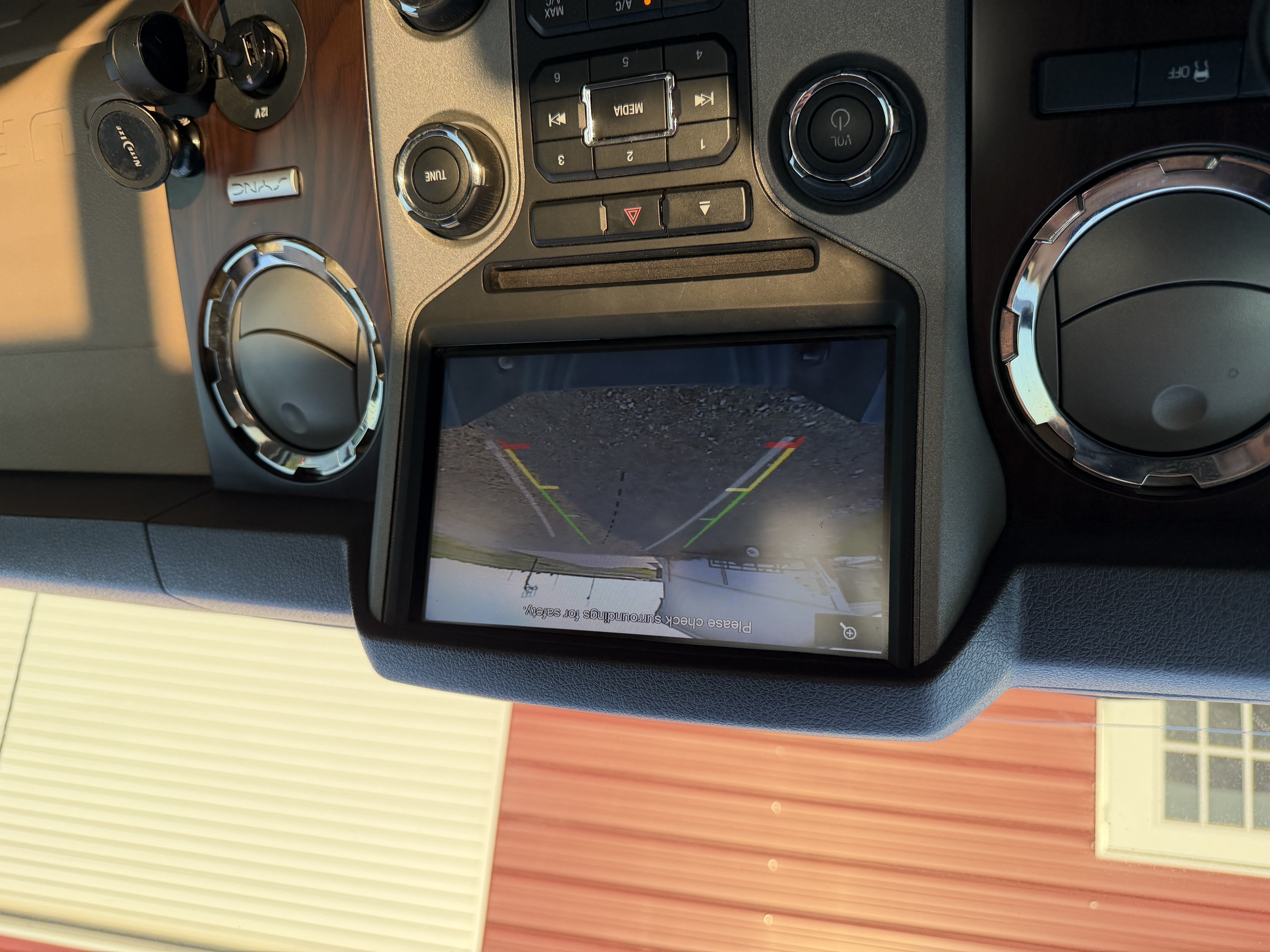 Used 2016 Ford F250 Lariat w/ Lariat Interior Package AWD/4WD image 4