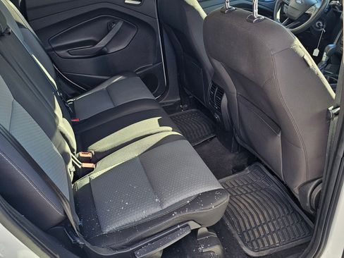 Used 2017 Ford Escape SE image 12