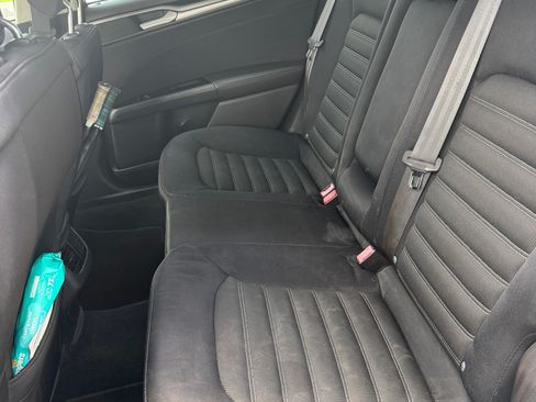 Used 2014 Ford Fusion SE FWD image 8