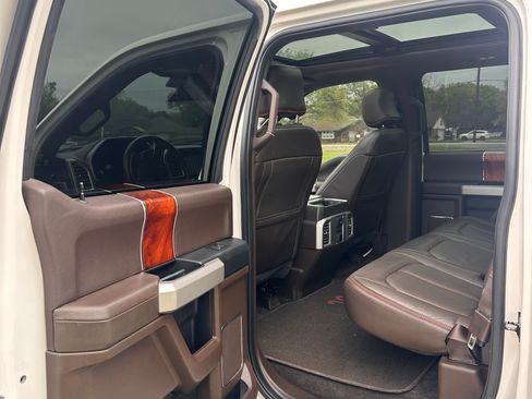 Used 2016 Ford F150 King Ranch w/ Equipment Group 601A Luxury AWD/4WD image 9