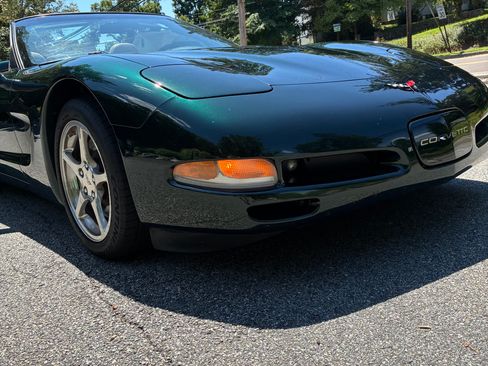 Used 2000 Chevrolet Corvette Convertible w/ Performance Handling Pkg RWD image 6