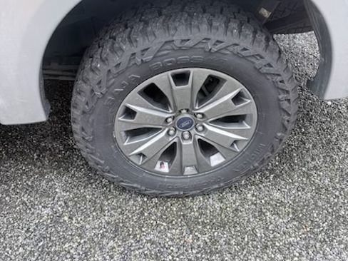 Used 2017 Ford F150 Lariat AWD/4WD image 2