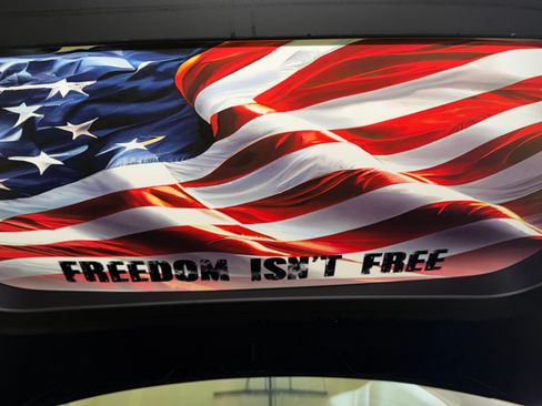 Used 2023 Chevrolet Corvette Stingray Premium Conv w/ Z51 Performance Package image 10