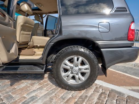 Used 2005 Lexus LX 470 4WD image 16