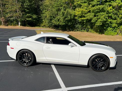 Used 2014 Chevrolet Camaro ZL1 image 2