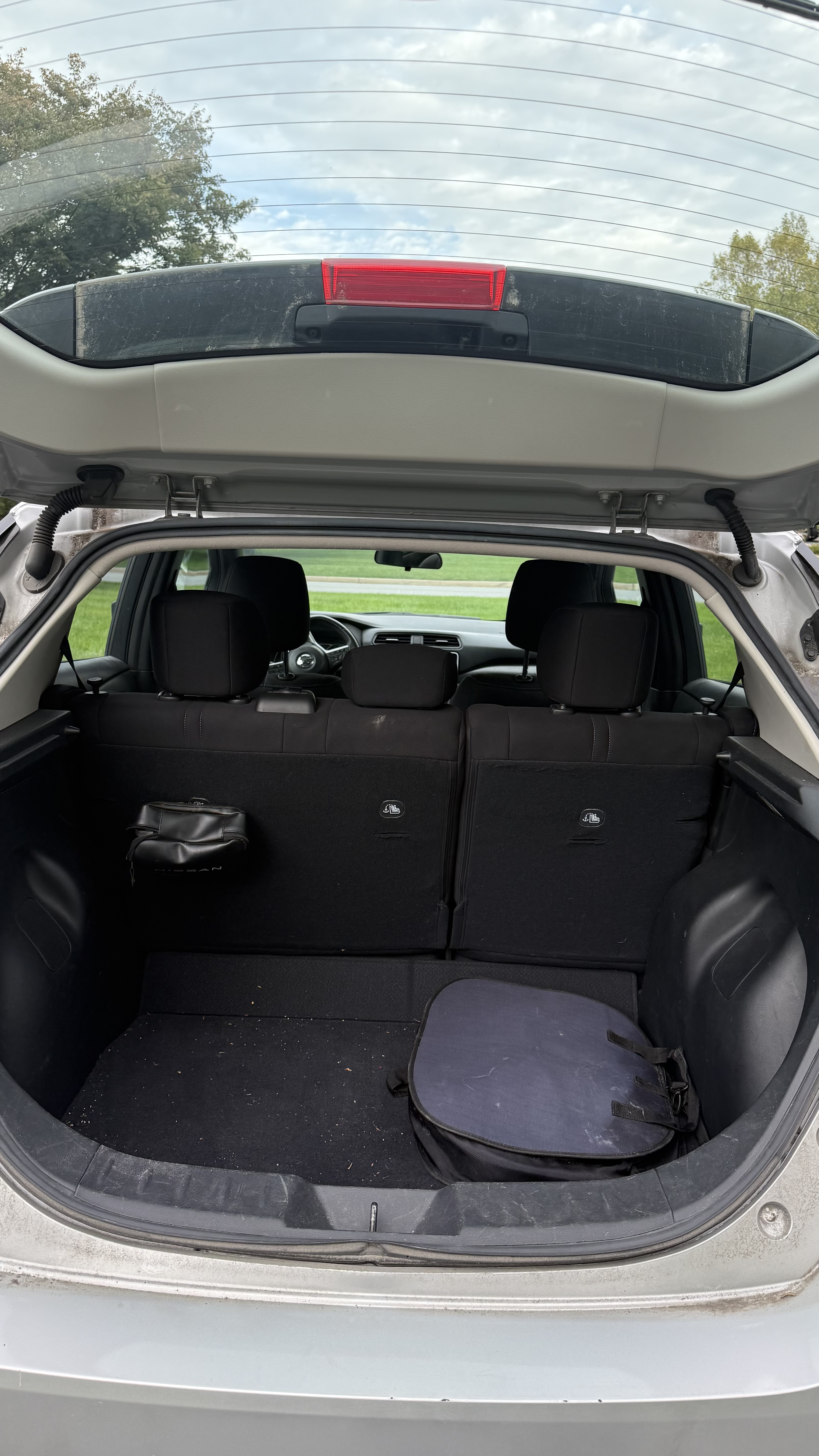 Used 2022 Nissan Leaf SV FWD image 9