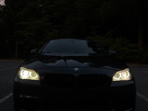 Used 2011 BMW 550i Sedan RWD image 5