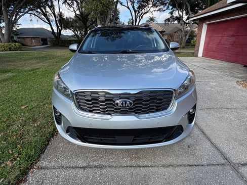 Used 2019 Kia Sorento EX w/ EX Touring Package image 4