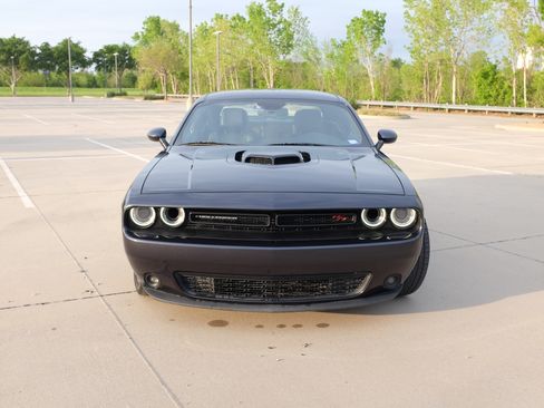 Used 2016 Dodge Challenger R/T Plus image 2