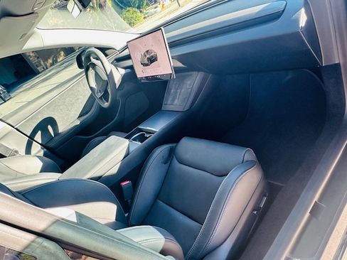 Used 2024 Tesla Model 3 Performance image 5