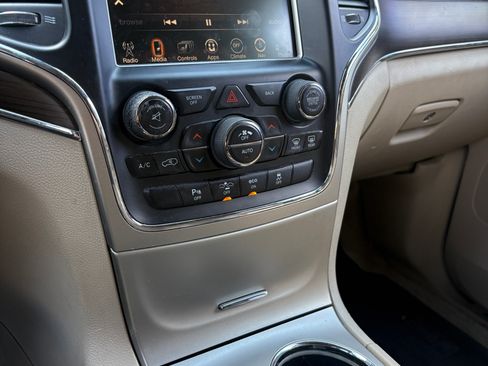 Used 2015 Jeep Grand Cherokee Overland w/ Advanced Technology Group image 11