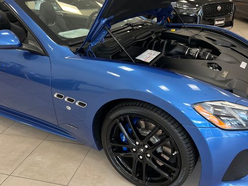 Used 2018 Maserati GranTurismo Sport image 2